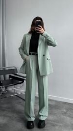 COSTUME VESTE OVERSIZE PALAZZO DÉTAIL PLISSÉ VERT MENTHE