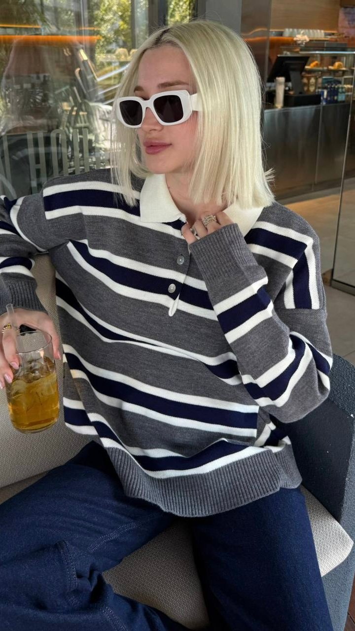 IMG_0531 GREY STRIPED SWEATER – Image 1