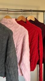 Pull tressé à col Bordo – Image 2